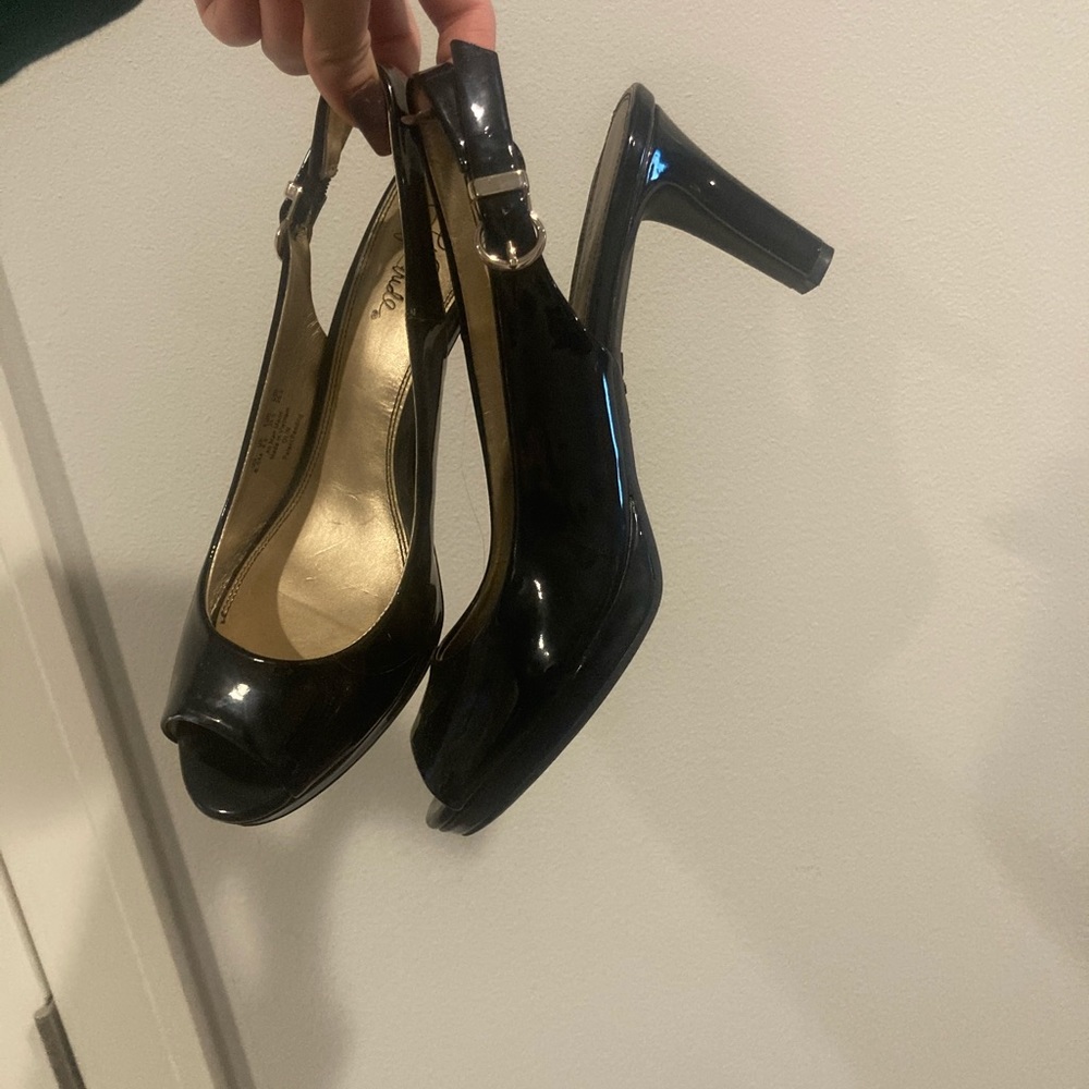 Peeped toe pumps size 8 1/2